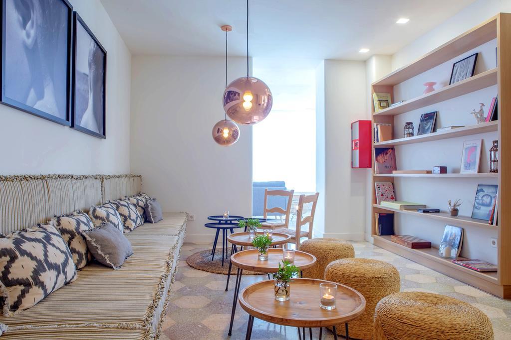 Zweibettzimmer mit Balkon